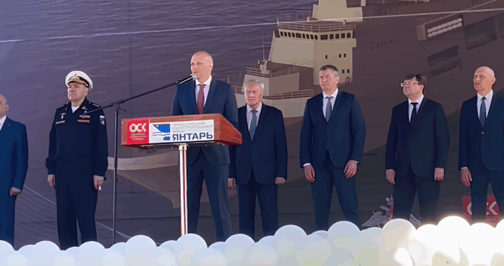 С соблюдением всех почестей и традиций состоялся спуск на воду большого десантного корабля проекта 11711 «Владимир Андреев»