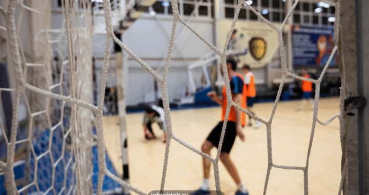 Команда Следственного комитета выступила на турнире по мини-футболу в Калининграде