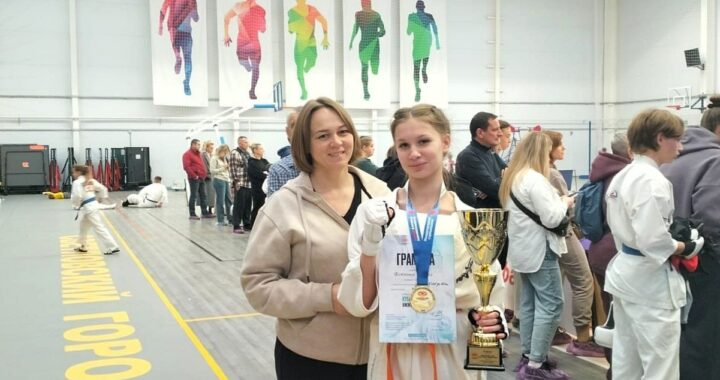 Светлый принял международный турнир по каратэ с участием спортсменов из России и зарубежья