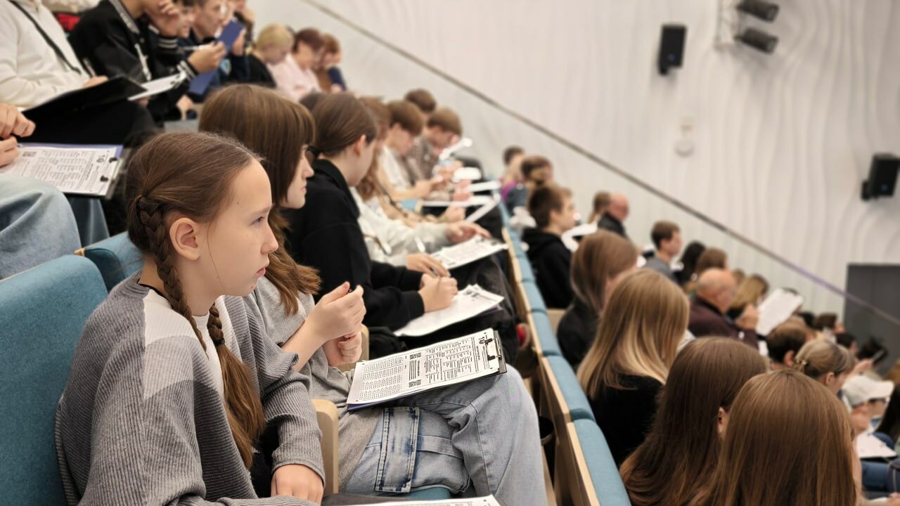 Географический диктант в Музее Мирового океана собрал 269 участников на шести площадках