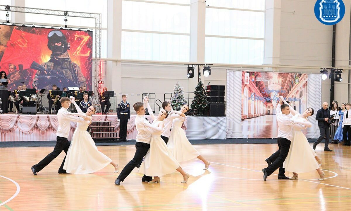 Кадетский бал прошел в Калининграде