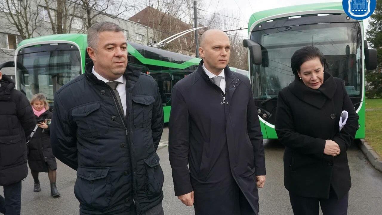 Губернатор проверил транспорт, школу и улицы Калининграда