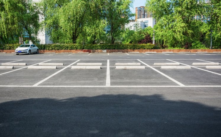 В центре Калининграда вводят платные парковки с февраля и марта