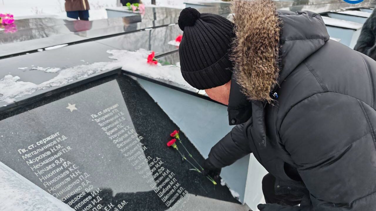 Почтили память героев освобождения Пилькаллена в поселке Добровольск