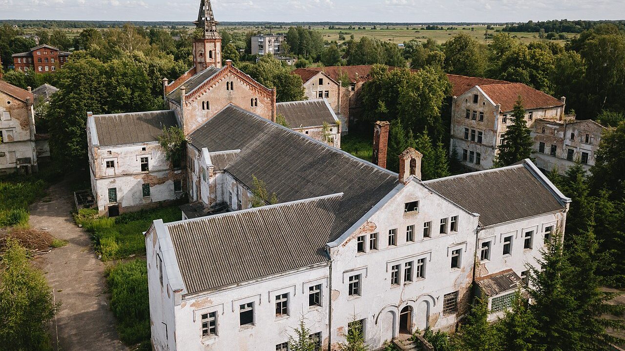 Комплекс Алленберг в Знаменске продан за 22,7 млн рублей