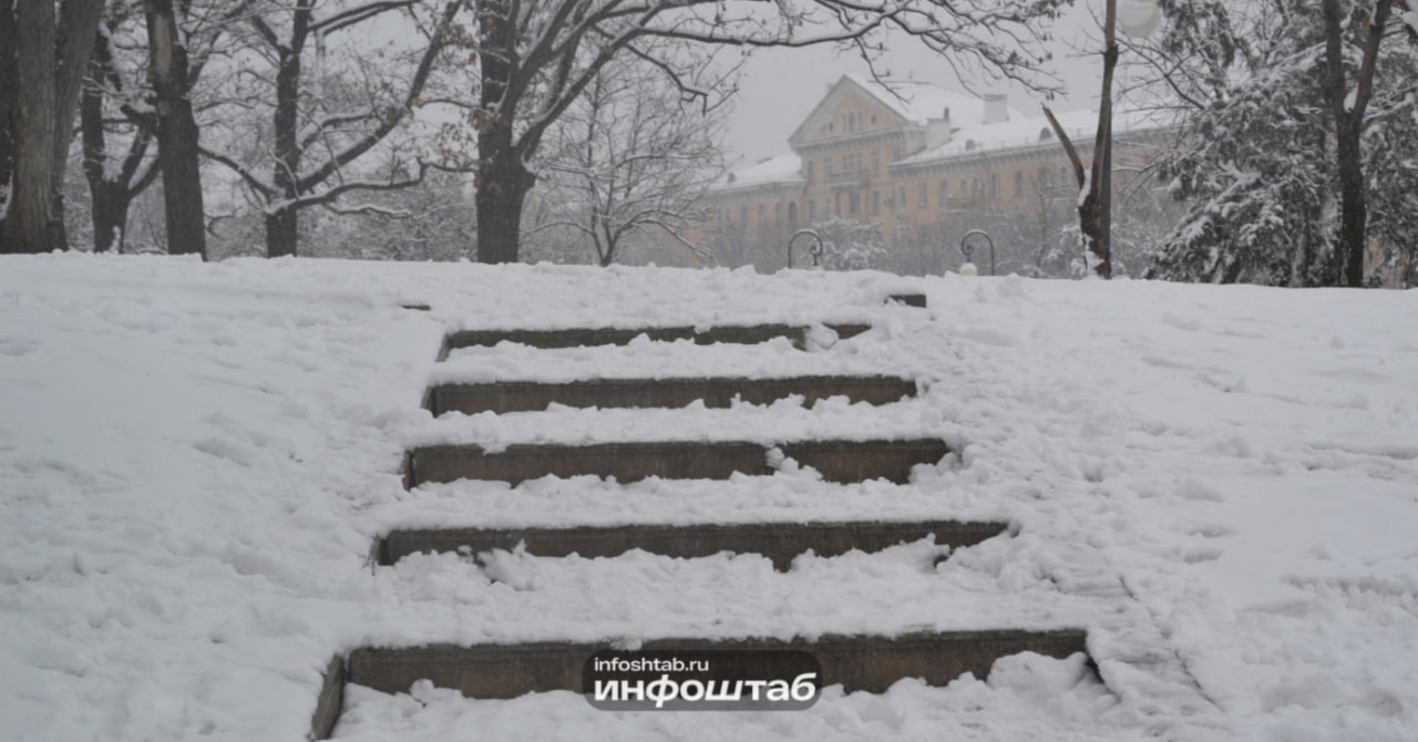 Лёд у побережья Балтики разошёлся трещинами шириной до 50 метров