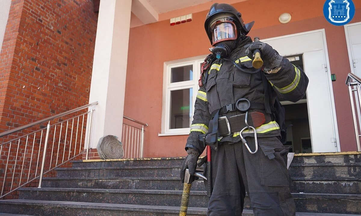 В областной больнице отработали действия при условном пожаре