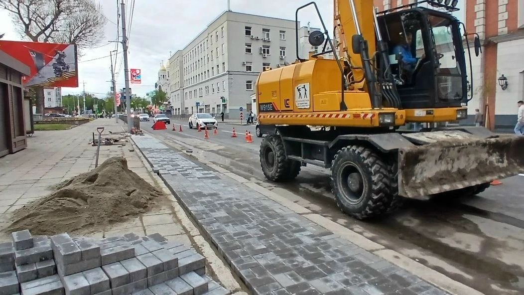 В Калининграде продолжается ремонт дорог на ключевых улицах